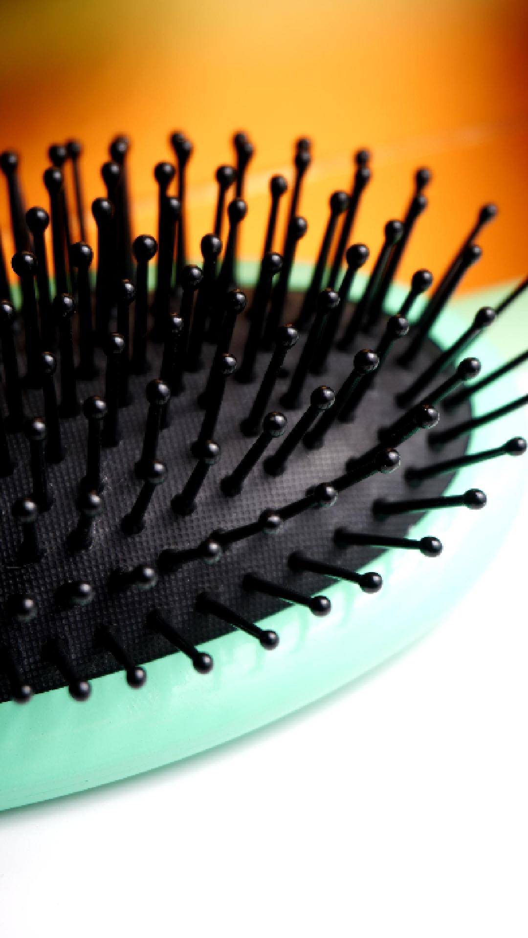 Harry Josh Pro Detangling Brush For Thick + Curly Hair - Harry Josh Pro